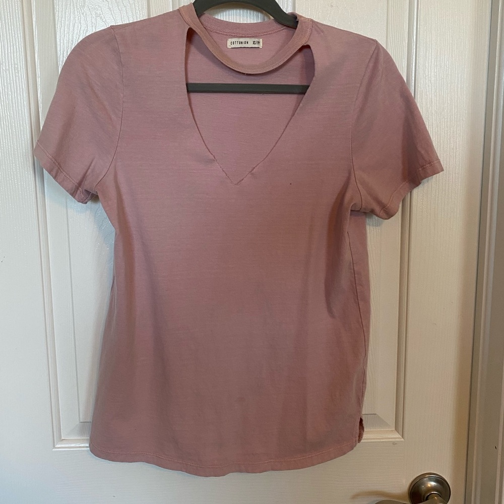 ⭐️ 3 for $20 ⭐️ Cutout tee